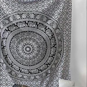 B&W Tapestry